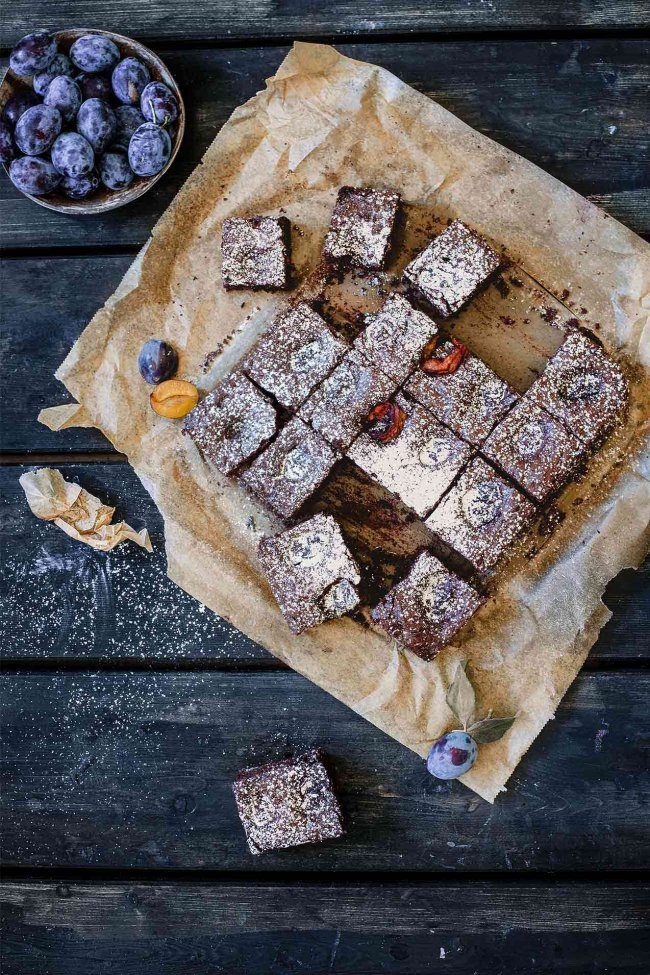 Schokoladen-Pflaumen Brownies Wohin mit den ganzen Pflaumen? Ganz klar! Ab in die Brownies damit. Da sind sie bestens aufgehoben